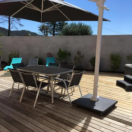 Avec Jacuzzi Дом отдыха