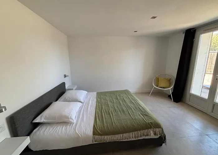 Avec Jacuzzi Nyaraló