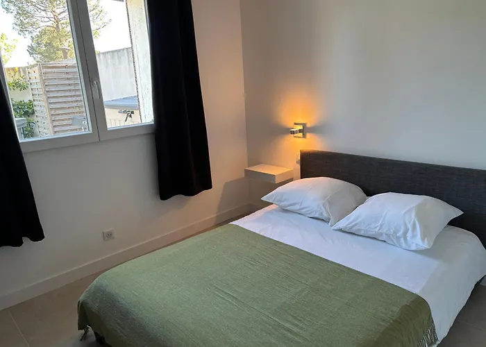 Avec Jacuzzi Nyaraló